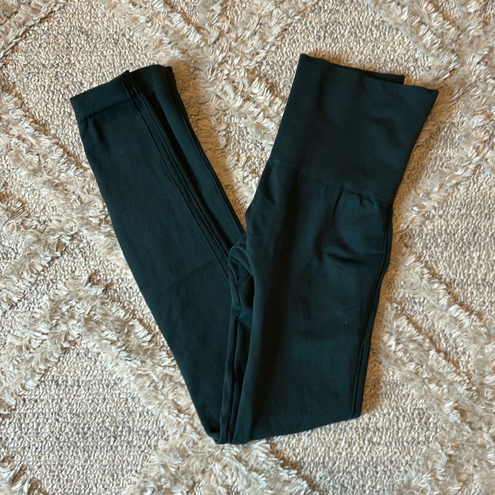 Spanx Look At Me Now Leggings Dark Green. Size Small.